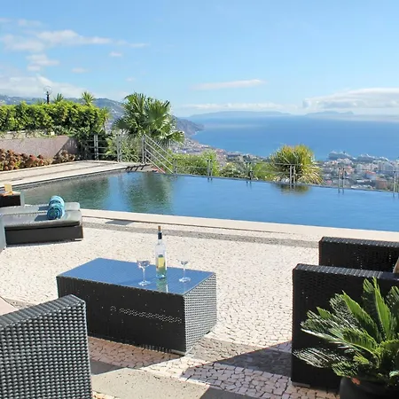 Exquisite Madeira Luz 5 Bedroom Heated Pool Sea Views Games Villa *