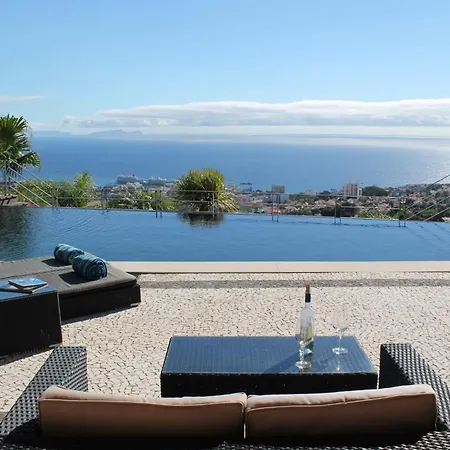 Villa Exquisite Madeira Luz 5 Bedroom Heated Pool Sea Views Games *