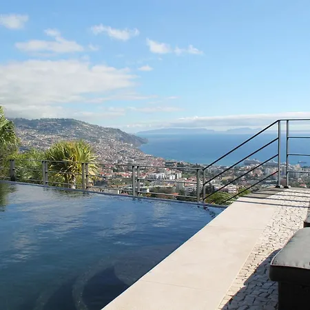 Exquisite Madeira Luz 5 Bedroom Heated Pool Sea Views Games * Funchal (Madeira)