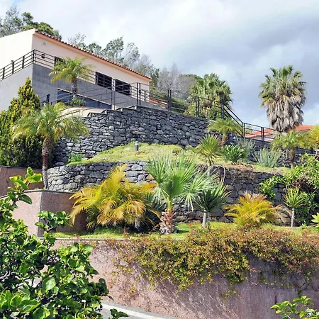 Exquisite Madeira Luz 5 Bedroom Heated Pool Sea Views Games Funchal (Madeira)