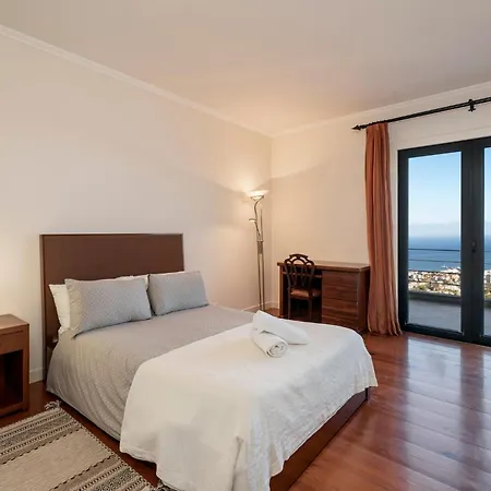 Exquisite Madeira Luz 5 Bedroom Heated Pool Sea Views Games
