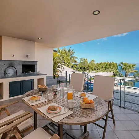 Exquisite Madeira Luz 5 Bedroom Heated Pool Sea Views Games 别墅 *