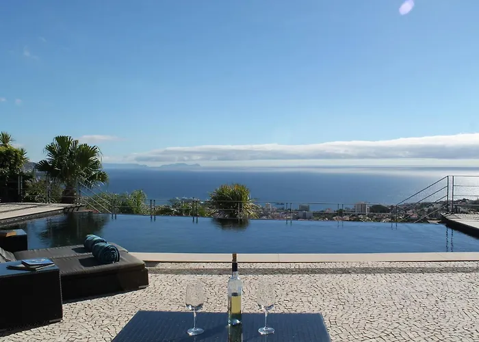 Exquisite Madeira Luz 5 Bedroom Heated Pool * Funchal (Madeira)