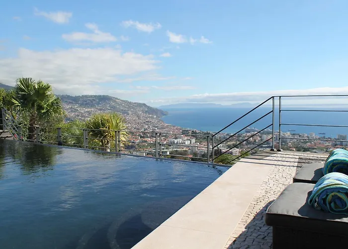 Exquisite Madeira Luz 5 Bedroom Heated Pool * Funchal (Madeira)