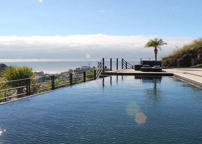 Exquisite Madeira Luz 5 Bedroom Heated Pool Funchal (Madeira)