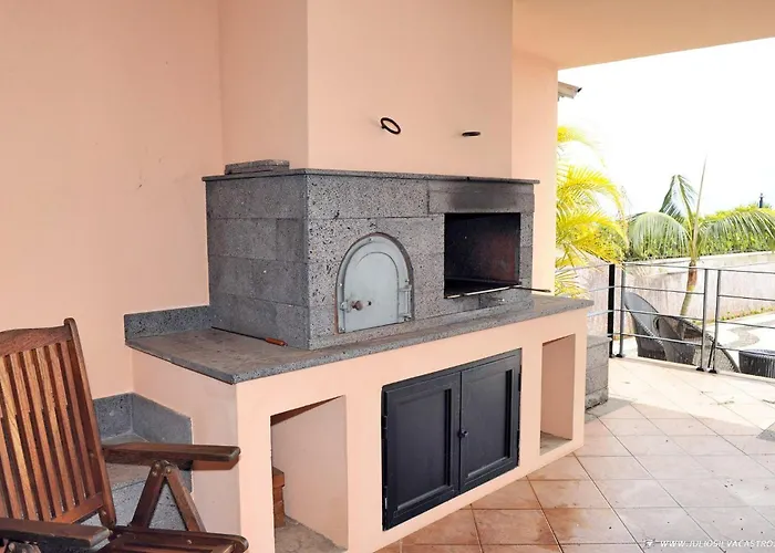 Exquisite Madeira Luz 5 Bedroom Heated Pool